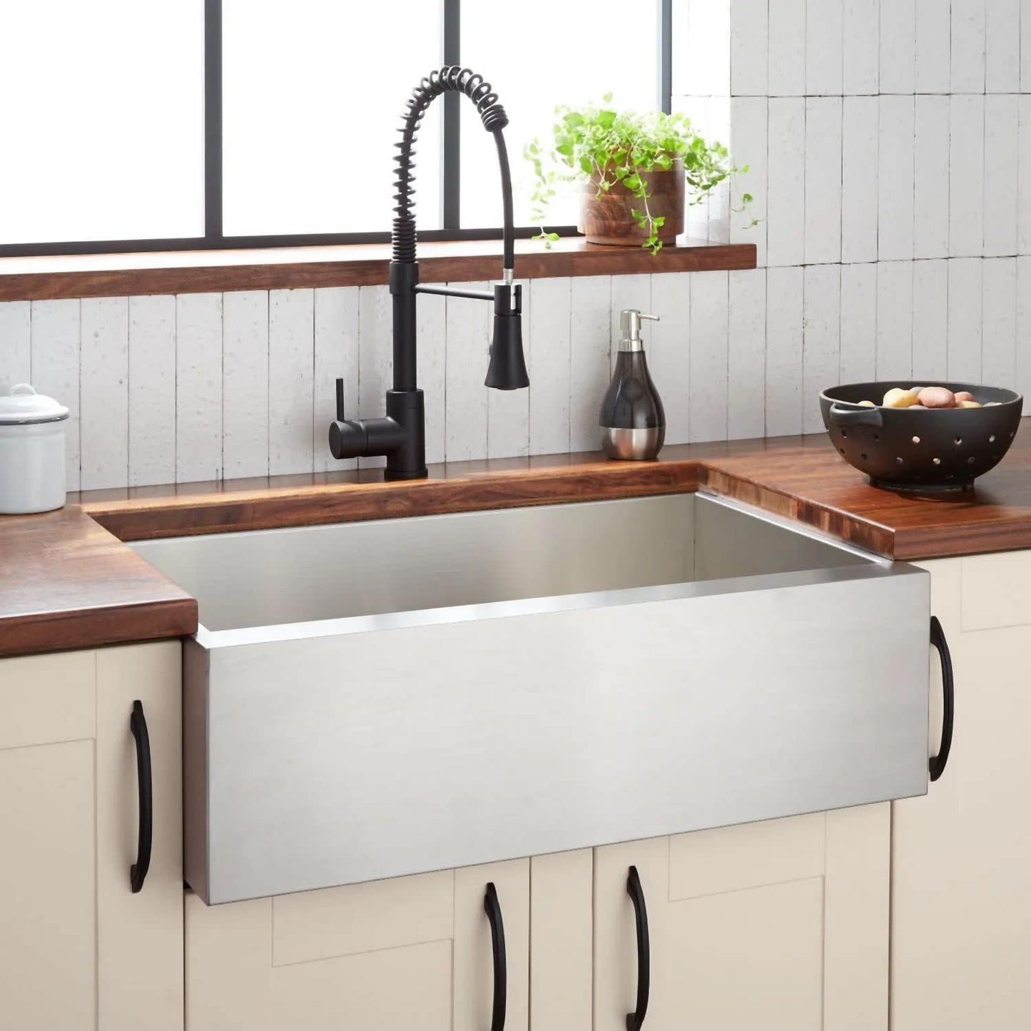 Signature Hardware 447953 Sarasota 15-1/2" Fireclay Vessel Bathroom Sink